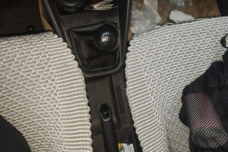 Used Volkswagen Jetta 2017 1.5L Manual Fashion Edition Gear Lever