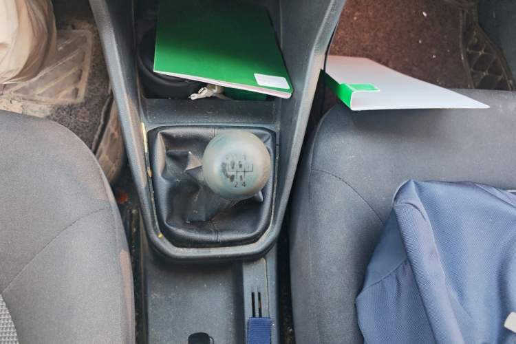 Used Volkswagen Jetta 2017 1.5L Manual Fashion Edition Gear Lever