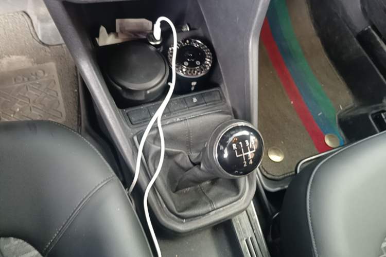Used Volkswagen Jetta 2017 1.5L Manual Comfort Model Gear Lever