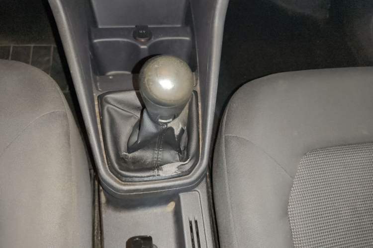 Used Volkswagen Jetta 2017 1.4L Manual Fashion Edition Gear Lever