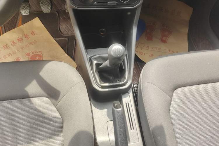 Used Volkswagen Jetta 2017 1.5L Manual Fashion Edition Gear Lever