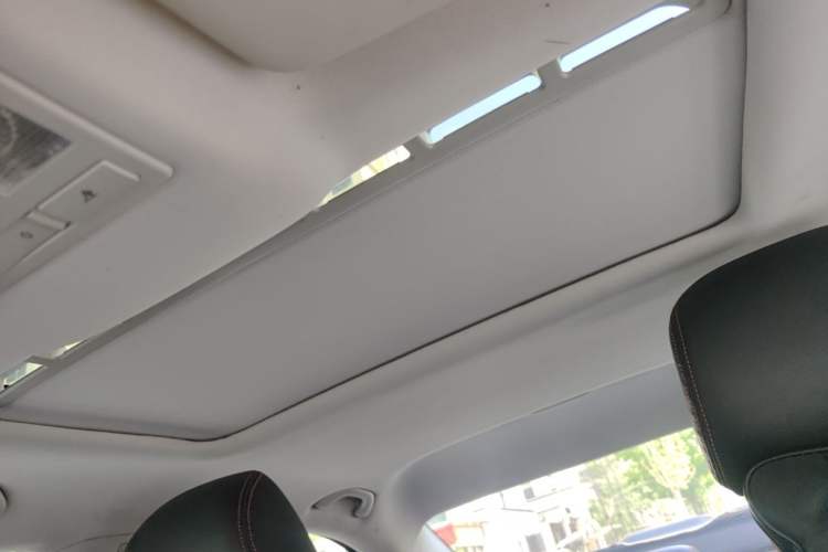 Used Volkswagen Jetta 2017 1.5L Manual Comfort Model Headliner