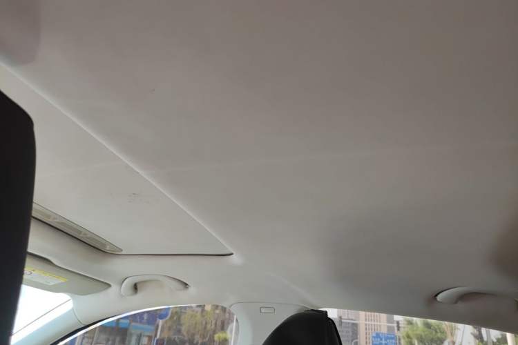 Used Volkswagen Jetta 2017 1.5L Manual Comfort Model Headliner