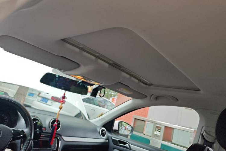 Used Volkswagen Jetta 2017 1.4L Manual Comfort Model Headliner