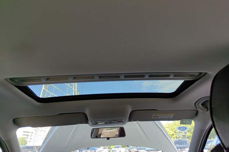 Used Volkswagen Jetta 2017 1.4L Manual Comfort Model Headliner