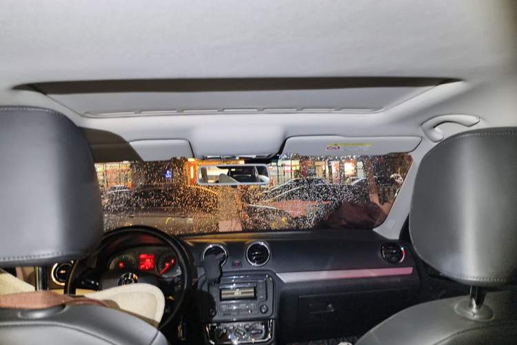 Used Volkswagen Jetta 2017 1.4L Manual Comfort Model Headliner