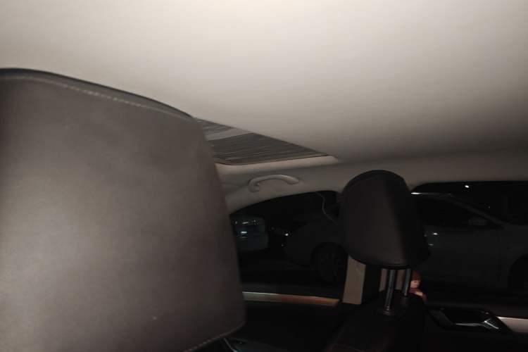 Used Volkswagen Jetta 2017 1.5L Manual Comfort Model Headliner