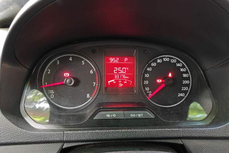 Used Volkswagen Jetta 2017 1.5L Automatic Fashion Model Instrument Cluster
