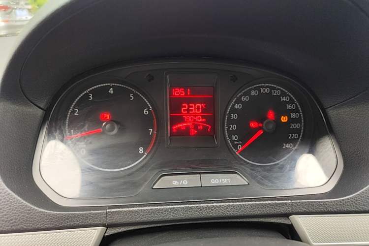 Used Volkswagen Jetta 2017 1.4L Manual Comfort Model Instrument Cluster