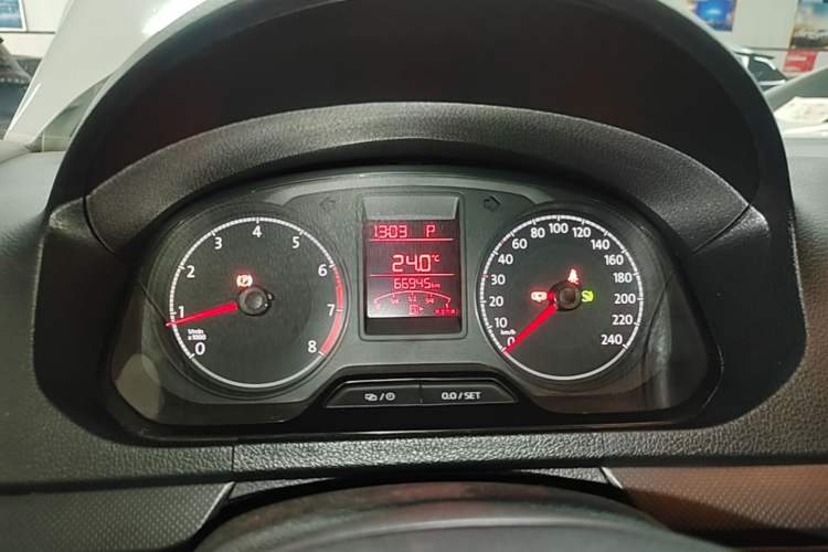 Used Volkswagen Jetta 2017 1.5L Automatic Fashion Model Instrument Cluster