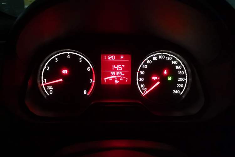 Used Volkswagen Jetta 2017 1.5L Automatic Fashion Model Instrument Cluster