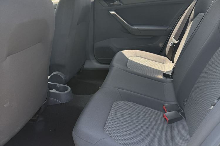 Used Volkswagen Jetta 2017 1.4L Manual Fashion Edition Interior 1