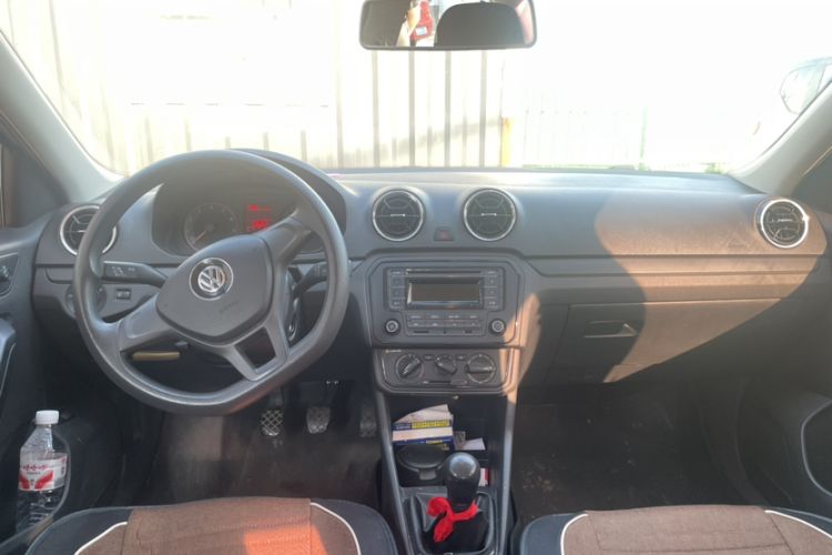 Used Volkswagen Jetta 2017 1.5L Manual Fashion Edition Interior 1