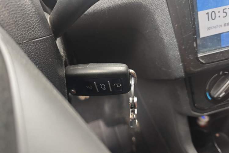 Used Volkswagen Jetta 2017 1.4L Manual Fashion Edition Interior 1
