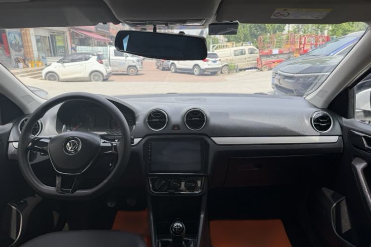 Used Volkswagen Jetta 2017 1.5L Manual Comfort Model Interior 1
