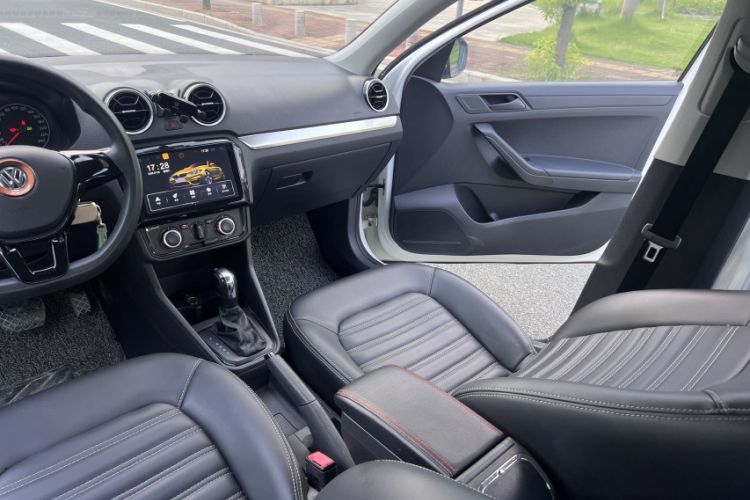 Used Volkswagen Jetta 2017 1.5L Automatic Fashion Model Interior 10