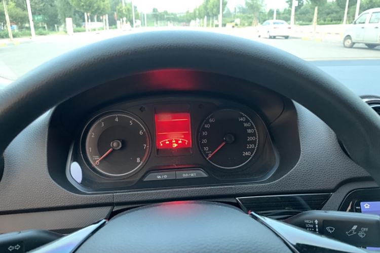 Used Volkswagen Jetta 2017 1.5L Automatic Fashion Model Interior 12