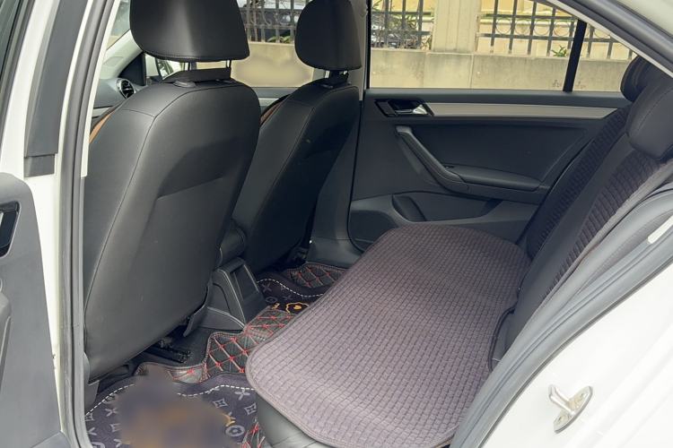 Used Volkswagen Jetta 2017 1.5L Automatic Comfort Model Interior 2