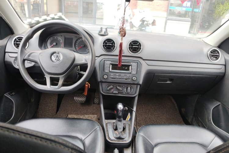 Used Volkswagen Jetta 2017 1.5L Automatic Fashion Model Interior 2