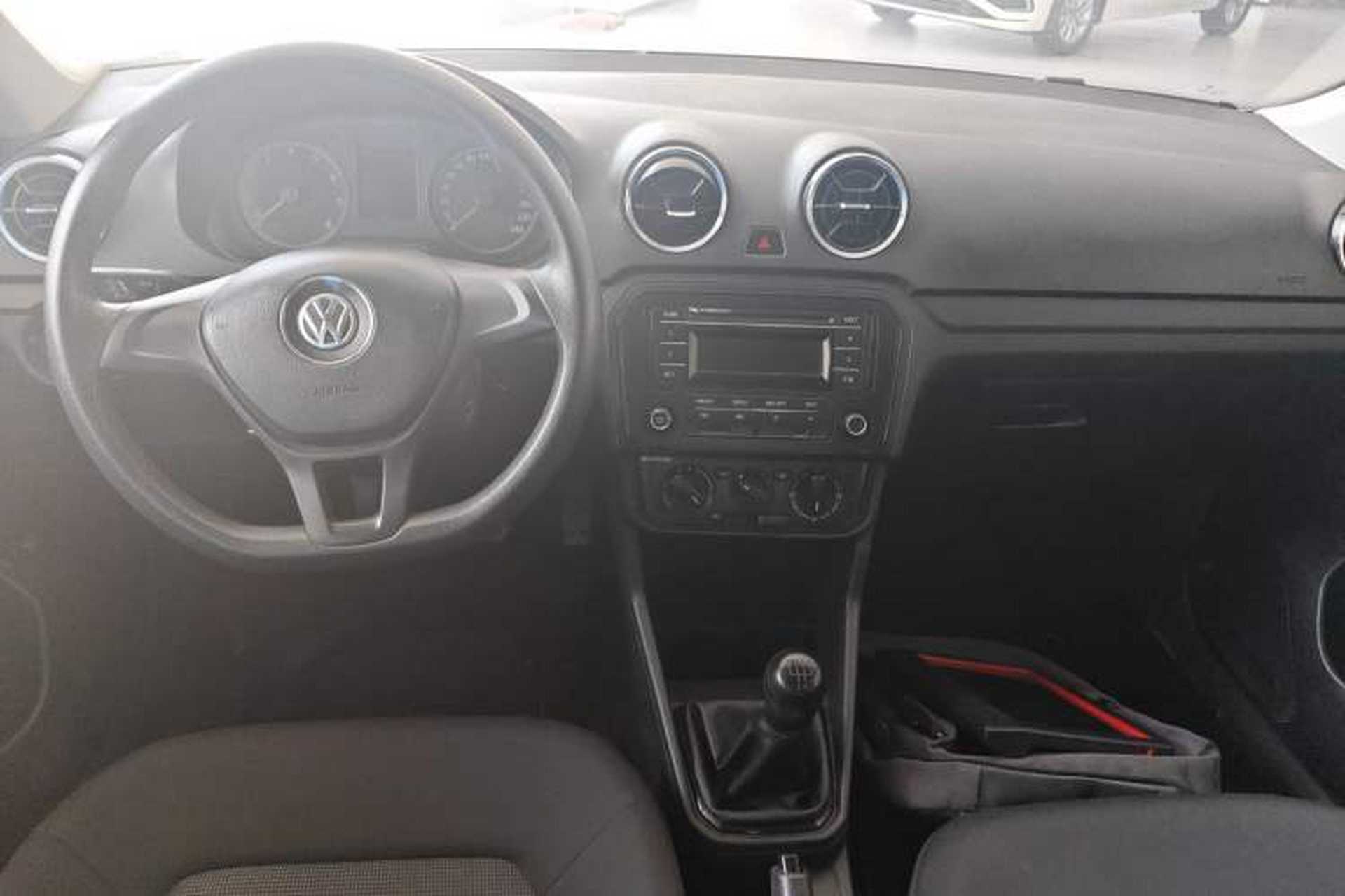 Used Volkswagen Jetta 2017 1.4L Manual Fashion Edition Interior 2