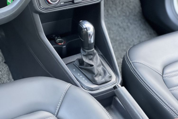 Used Volkswagen Jetta 2017 1.5L Automatic Fashion Model Interior 4