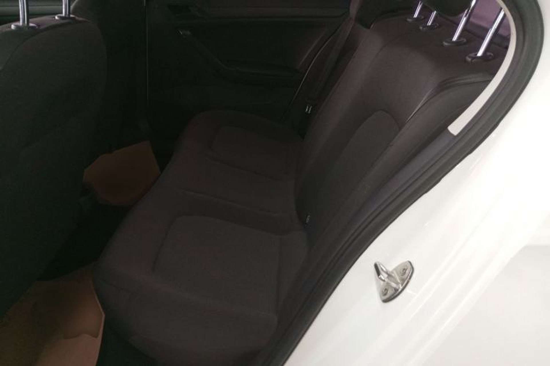 Used Volkswagen Jetta 2017 1.4L Manual Fashion Edition Interior 4