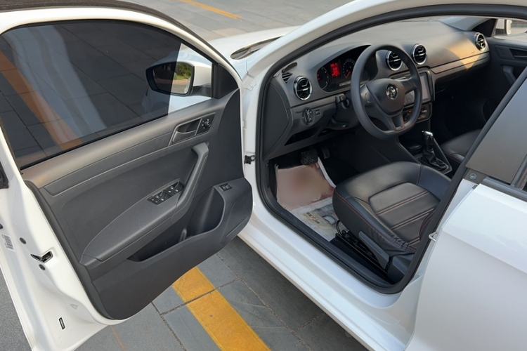 Used Volkswagen Jetta 2017 1.5L Automatic Fashion Model Interior 6