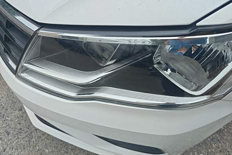 Used Volkswagen Jetta 2017 1.5L Manual Fashion Edition Left Front Headlight