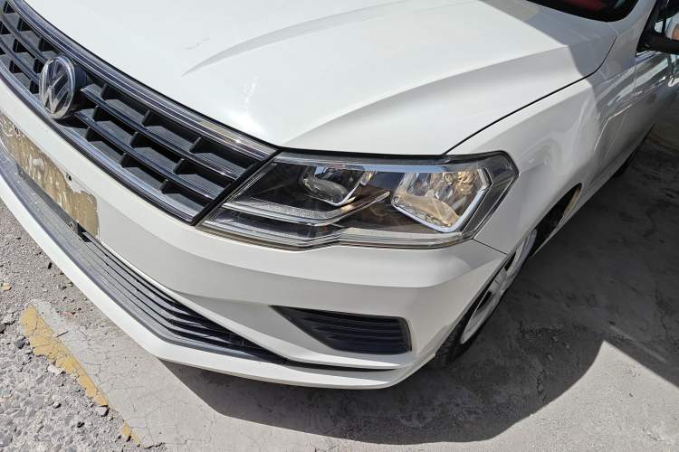 Used Volkswagen Jetta 2017 1.4L Manual Fashion Edition Left Front Headlight