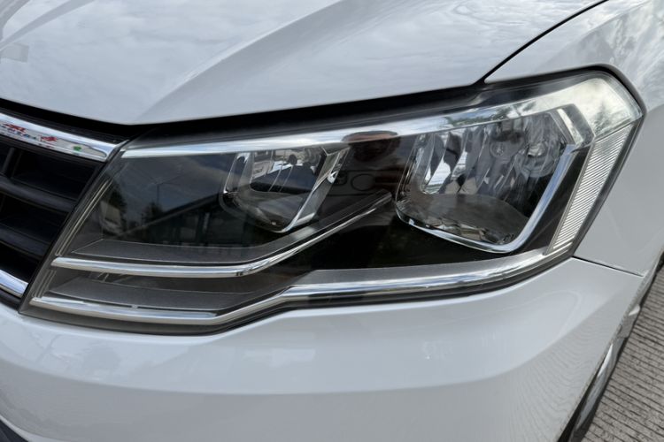 Used Volkswagen Jetta 2017 1.5L Automatic Fashion Model Left Front Headlight