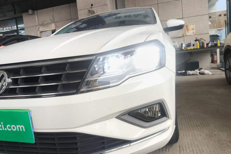 Used Volkswagen Jetta 2017 1.5L Manual Comfort Model Left Front Headlight