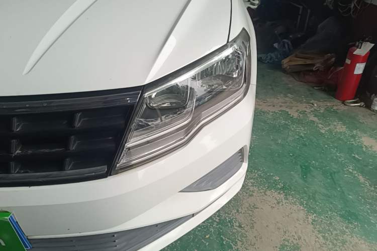 Used Volkswagen Jetta 2017 1.4L Manual Fashion Edition Left Front Headlight
