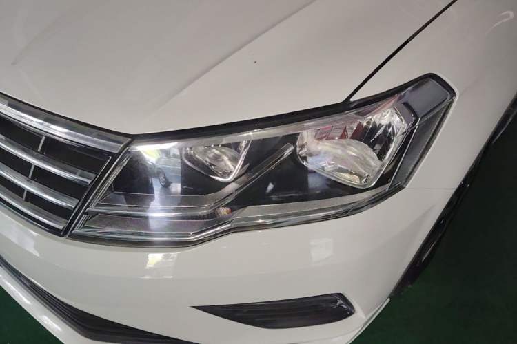 Used Volkswagen Jetta 2017 1.5L Manual Fashion Edition Left Front Headlight