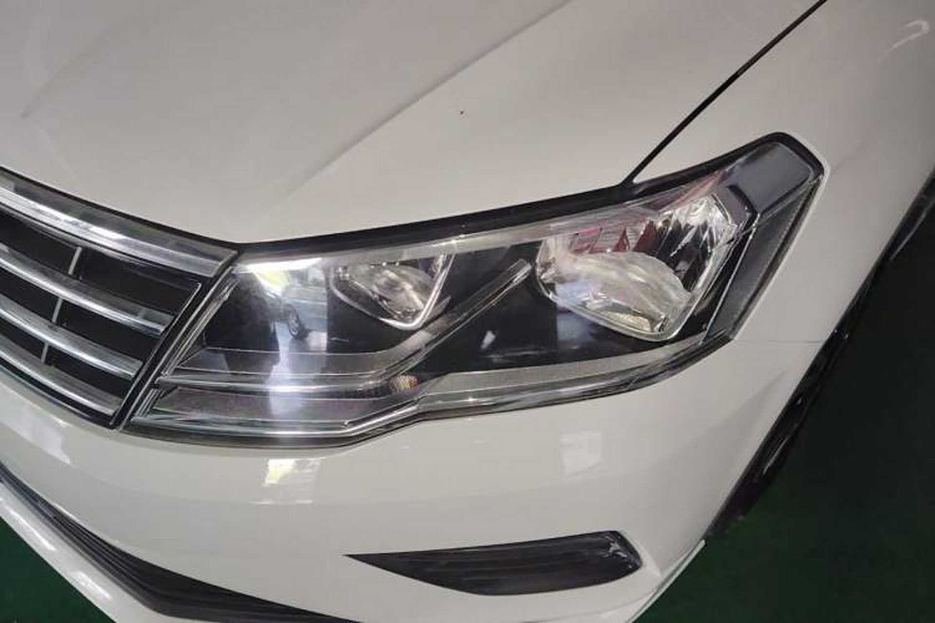 Used Volkswagen Jetta 2017 1.5L Manual Fashion Edition Left Front Headlight