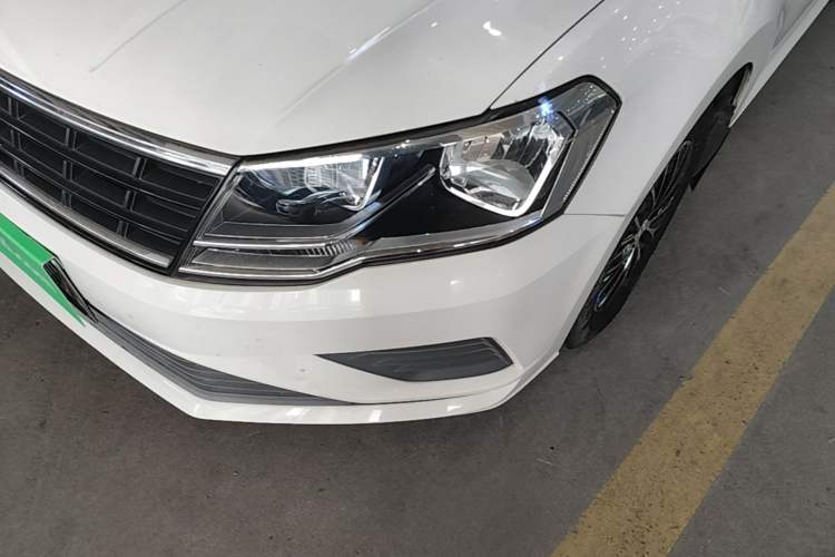 Used Volkswagen Jetta 2017 1.5L Manual Fashion Edition Left Front Headlight