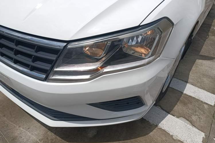 Used Volkswagen Jetta 2017 1.5L Manual Fashion Edition Left Front Headlight