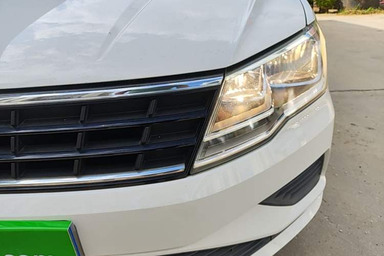 Used Volkswagen Jetta 2017 1.5L Manual Fashion Edition Left Front Headlight
