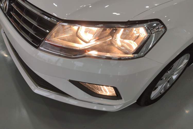 Used Volkswagen Jetta 2017 1.5L Automatic Comfort Model Left Front Headlight