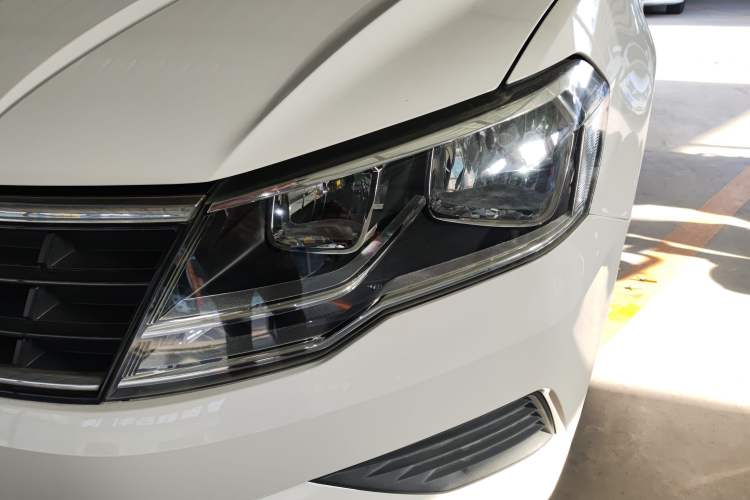 Used Volkswagen Jetta 2017 1.5L Manual Fashion Edition Left Front Headlight