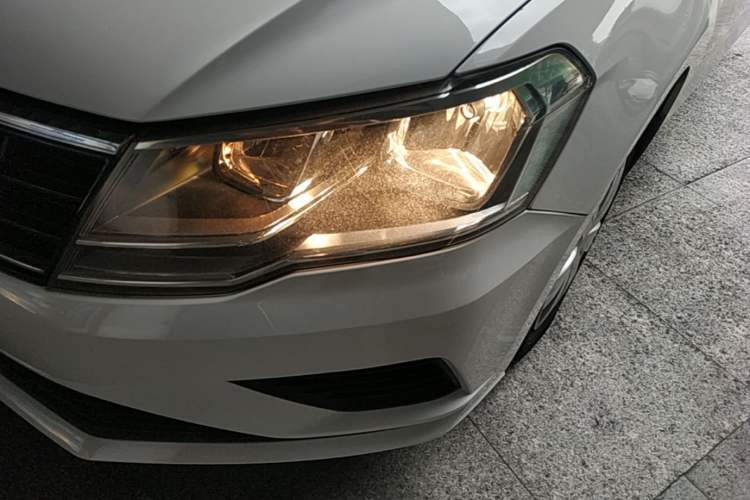 Used Volkswagen Jetta 2017 1.5L Manual Fashion Edition Left Front Headlight