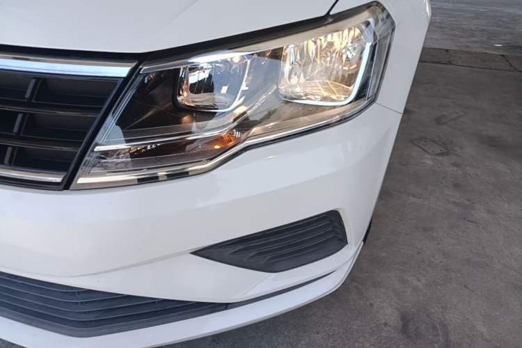 Used Volkswagen Jetta 2017 1.5L Automatic Fashion Model Left Front Headlight