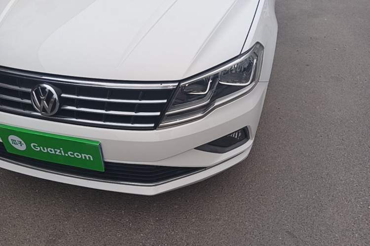 Used Volkswagen Jetta 2017 1.4L Manual Comfort Model Left Front Headlight