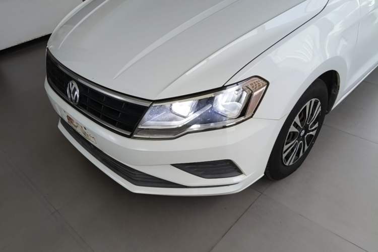 Used Volkswagen Jetta 2017 1.5L Manual Fashion Edition Left Front Headlight