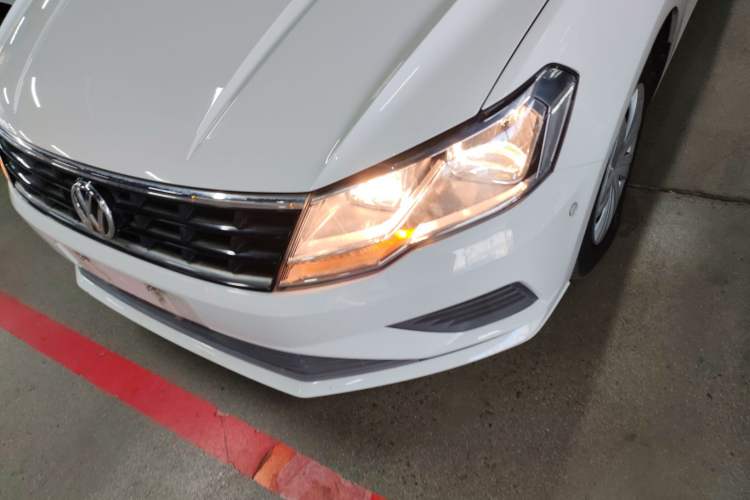 Used Volkswagen Jetta 2017 1.5L Manual Fashion Edition Left Front Headlight