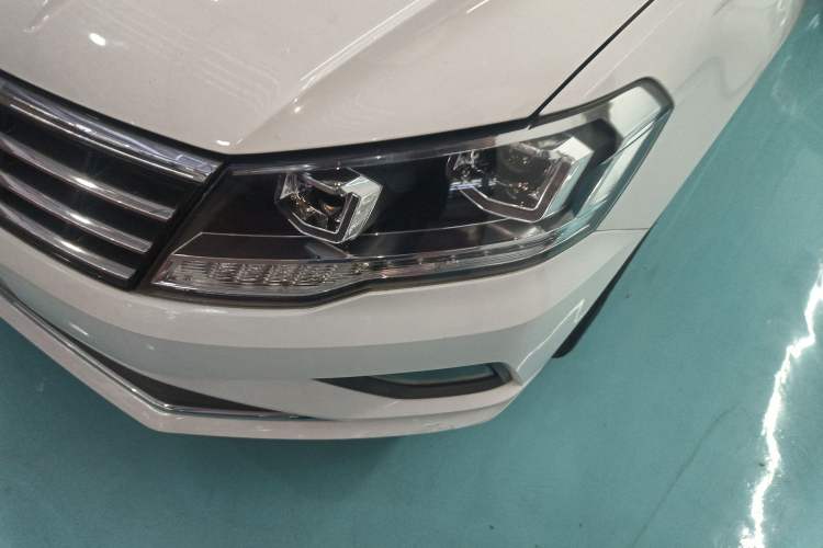 Used Volkswagen Jetta 2017 1.5L Automatic Comfort Model Left Front Headlight