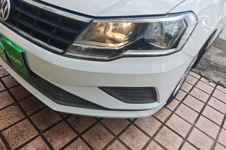 Used Volkswagen Jetta 2017 1.5L Manual Fashion Edition Left Front Headlight