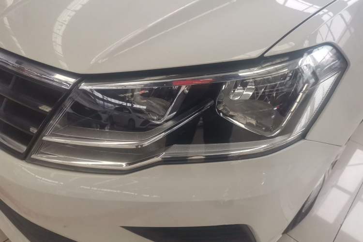 Used Volkswagen Jetta 2017 1.5L Manual Fashion Edition Left Front Headlight