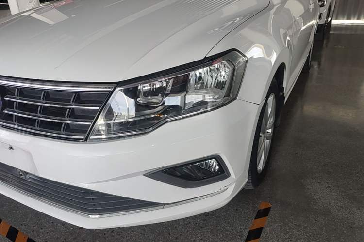 Used Volkswagen Jetta 2017 1.4L Manual Comfort Model Left Front Headlight