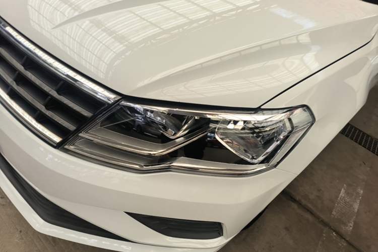 Used Volkswagen Jetta 2017 1.4L Manual Fashion Edition Left Front Headlight