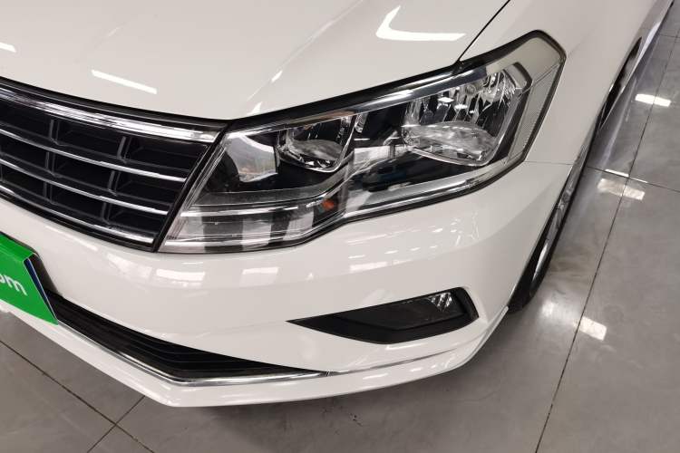 Used Volkswagen Jetta 2017 1.5L Automatic Comfort Model Left Front Headlight